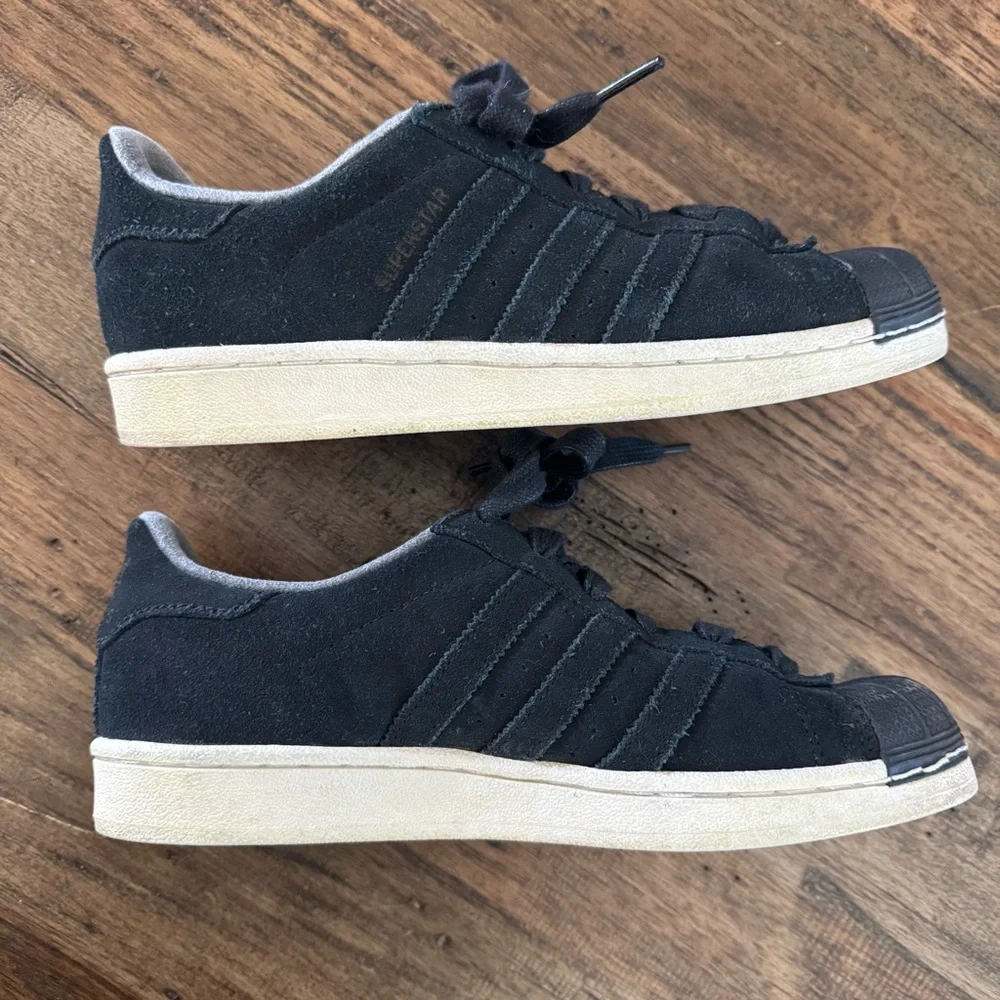 adidas superstar black